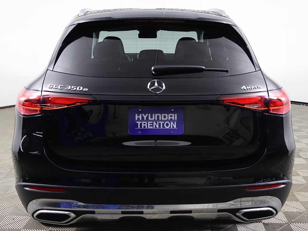Used 2025 Mercedes-Benz GLC 350e 4MATIC image 12