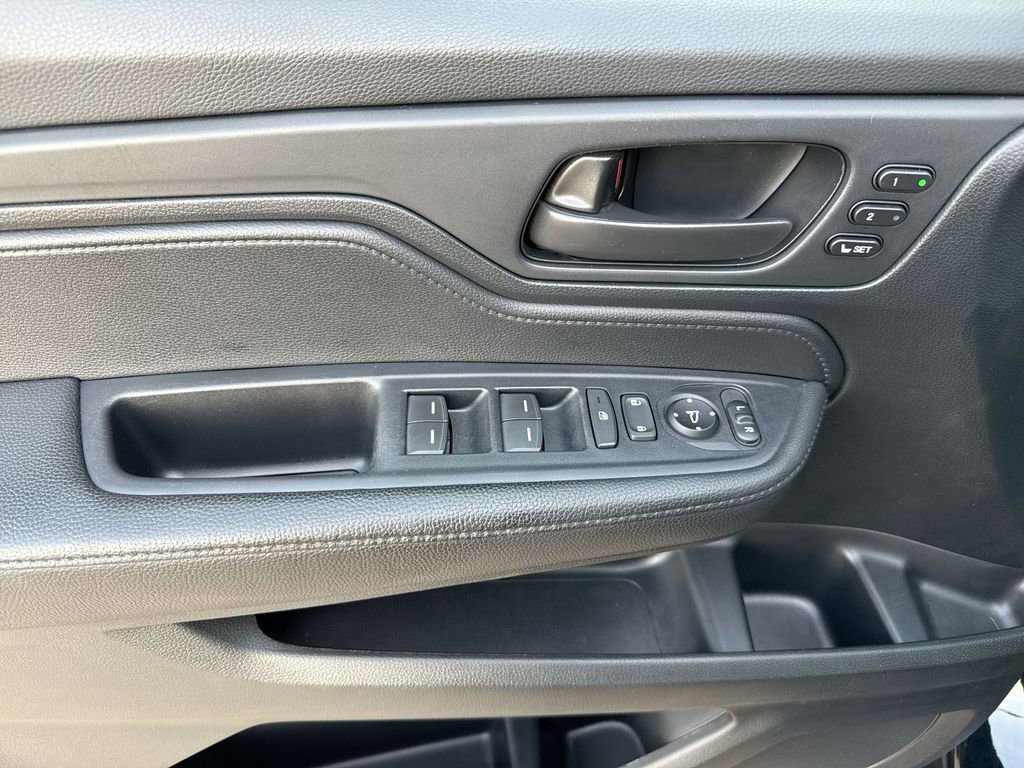 Used 2023 Honda Odyssey EX-L image 15