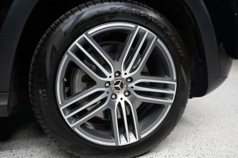 Certified 2026 Mercedes-Benz GLS 450 4MATIC image 11