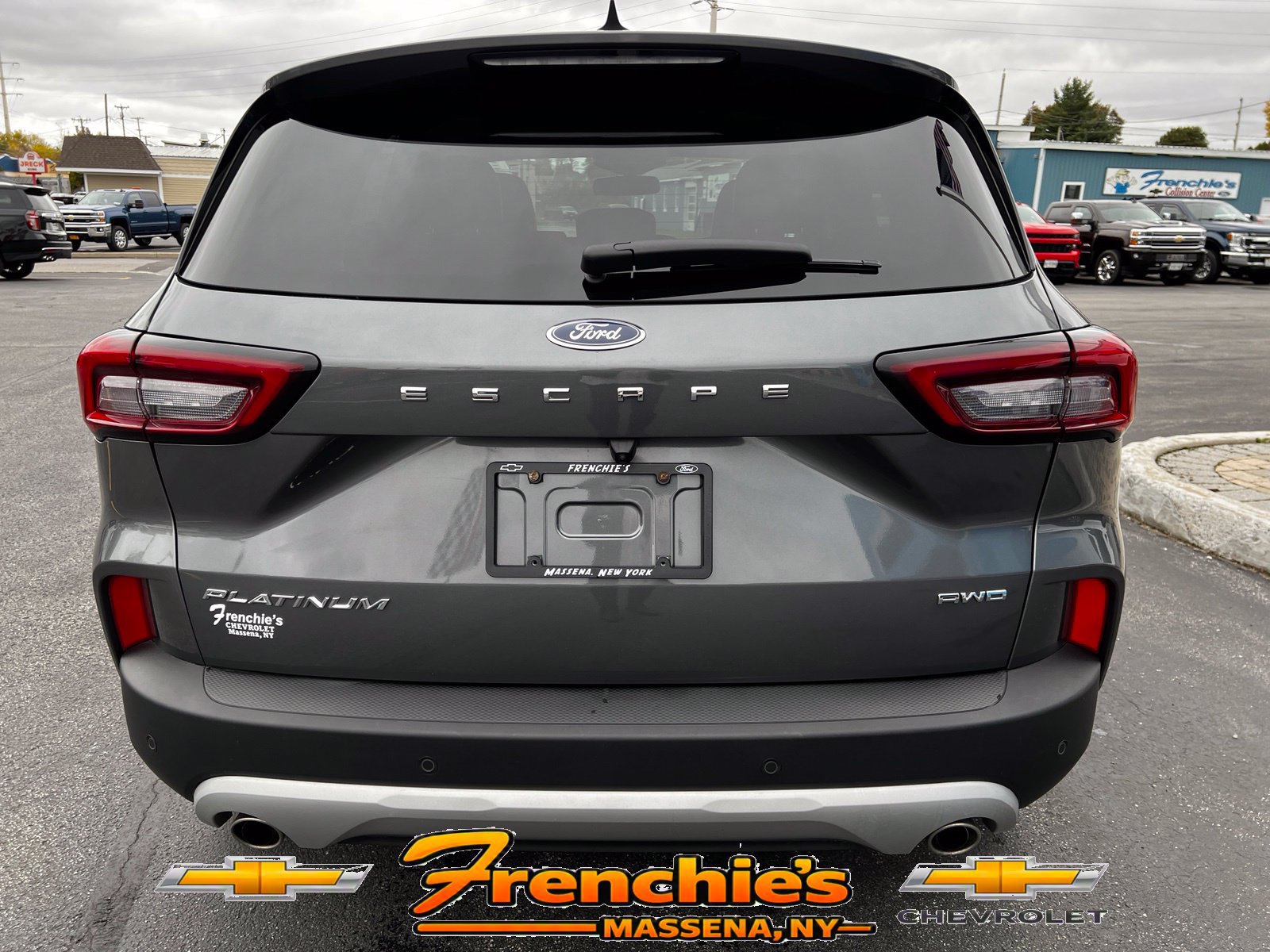 Used 2025 Ford Escape Platinum AWD/4WD image 4