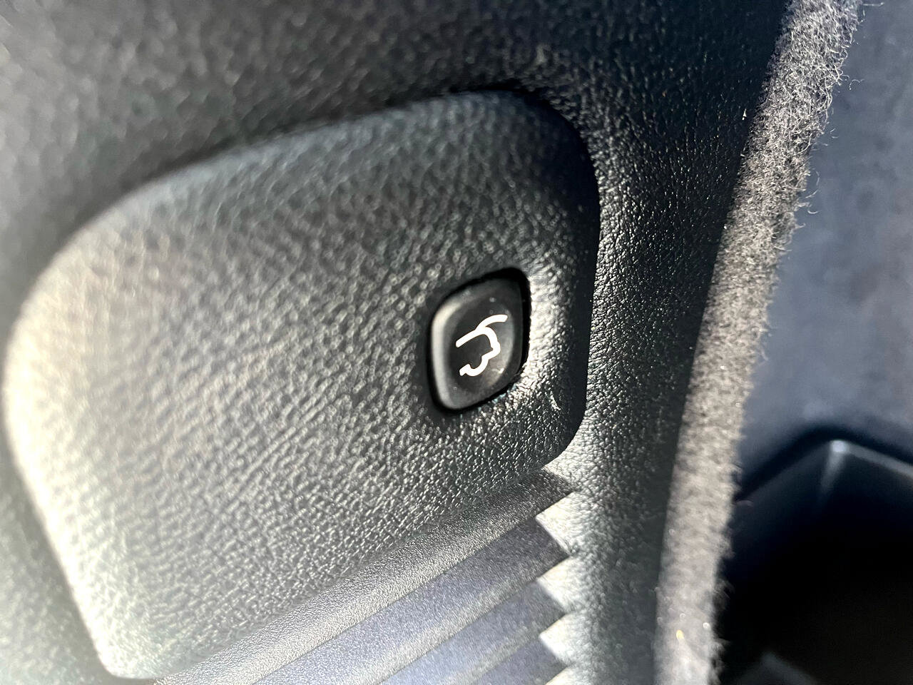 Used 2020 Dodge Durango GT image 23