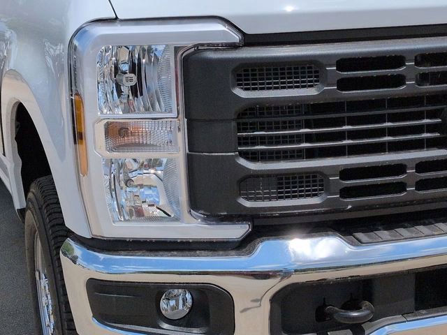 New 2026 Ford F250 XL w/ XL Chrome Package AWD/4WD image 9