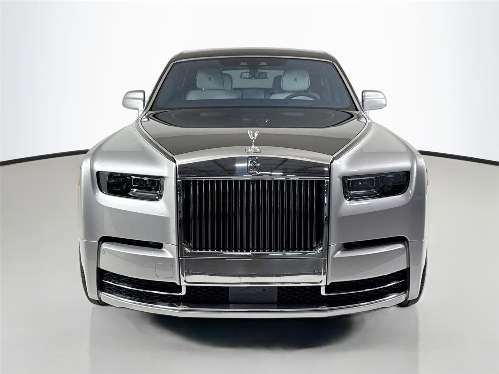Used 2023 Rolls-Royce Phantom Sedan RWD image 11