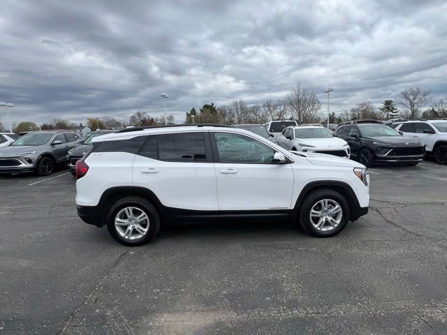 Certified 2023 GMC Terrain SLE w/ Driver Convenience Package AWD/4WD image 3