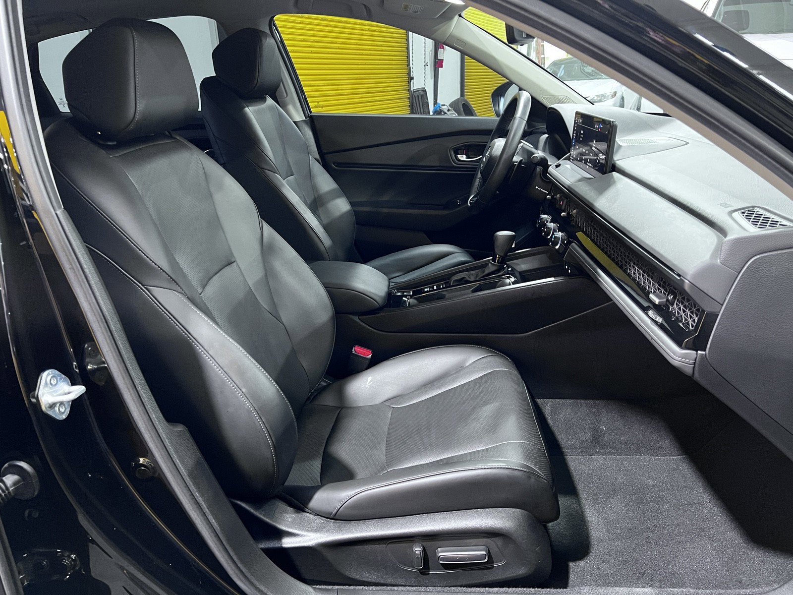 Used 2025 Honda Accord EX-L image 17