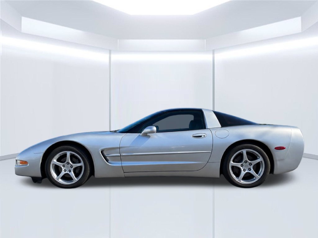 Used 2001 Chevrolet Corvette Coupe w/ Preferred Equipment Group2 RWD image 2