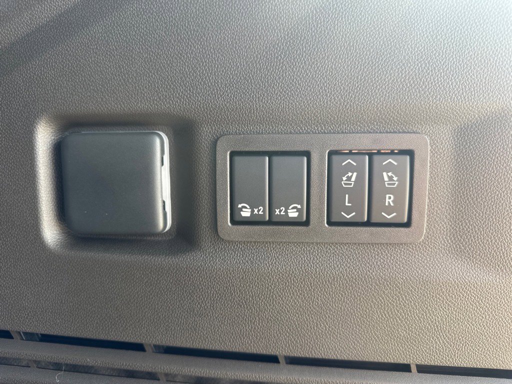 New 2025 GMC Yukon Elevation w/ LPO, Floor Liner Package image 24