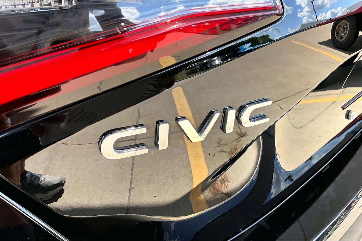 Certified 2025 Honda Civic Sport image 31