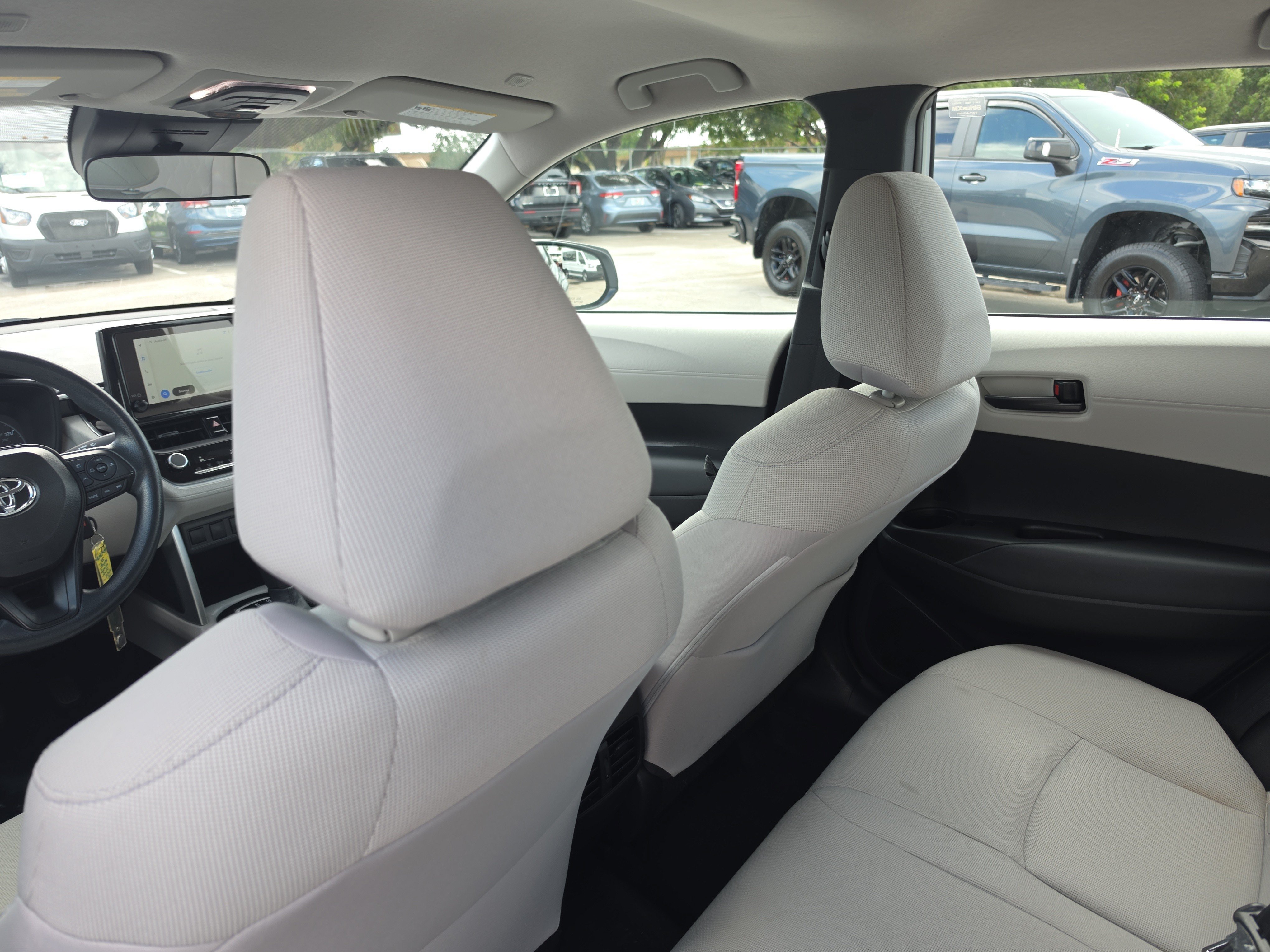 Used 2025 Toyota Corolla Cross L FWD image 17