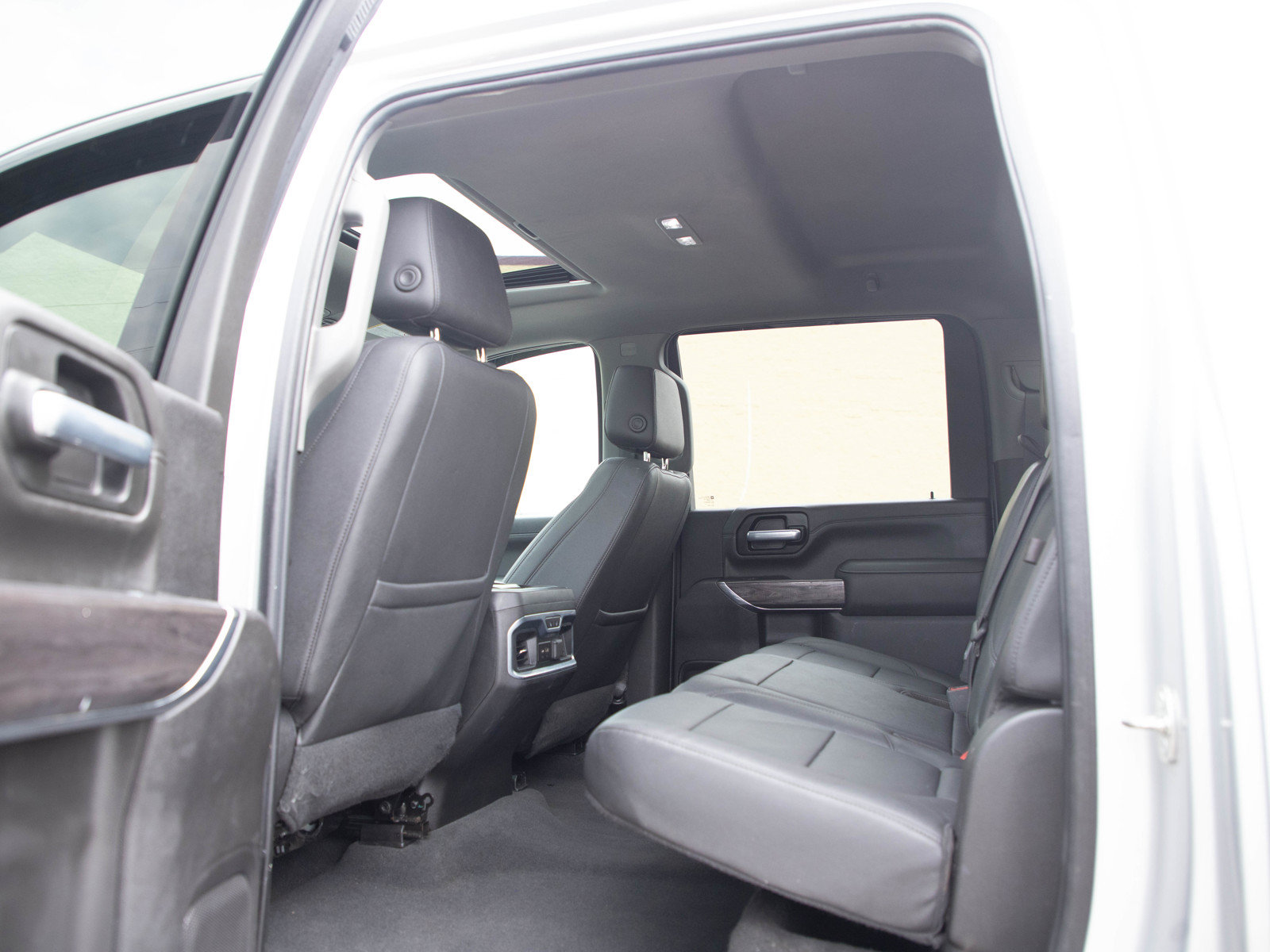 Used 2022 Chevrolet Silverado 2500 LTZ w/ LTZ Convenience Package AWD/4WD image 17