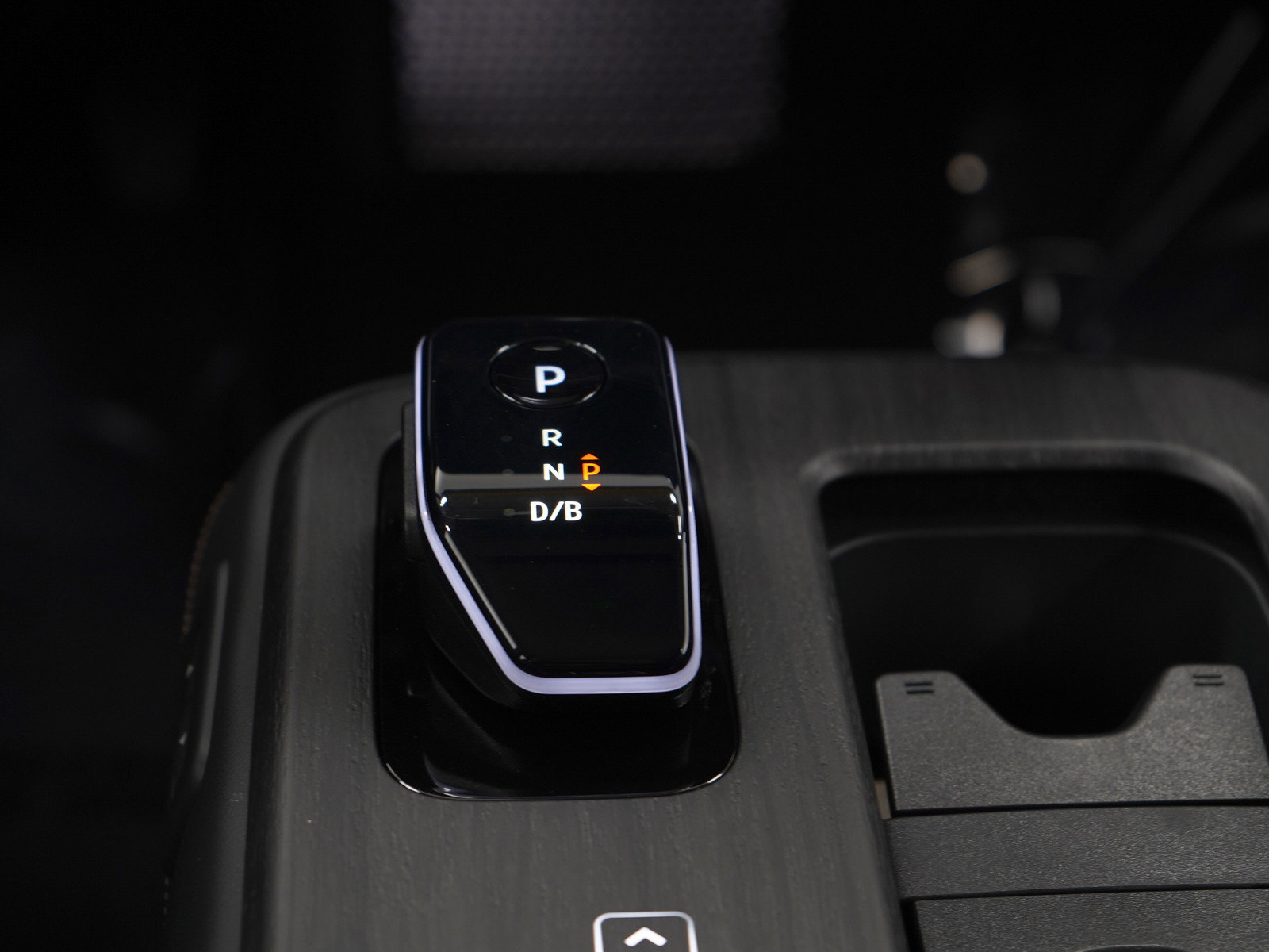 Used 2023 Nissan Ariya AWD image 18