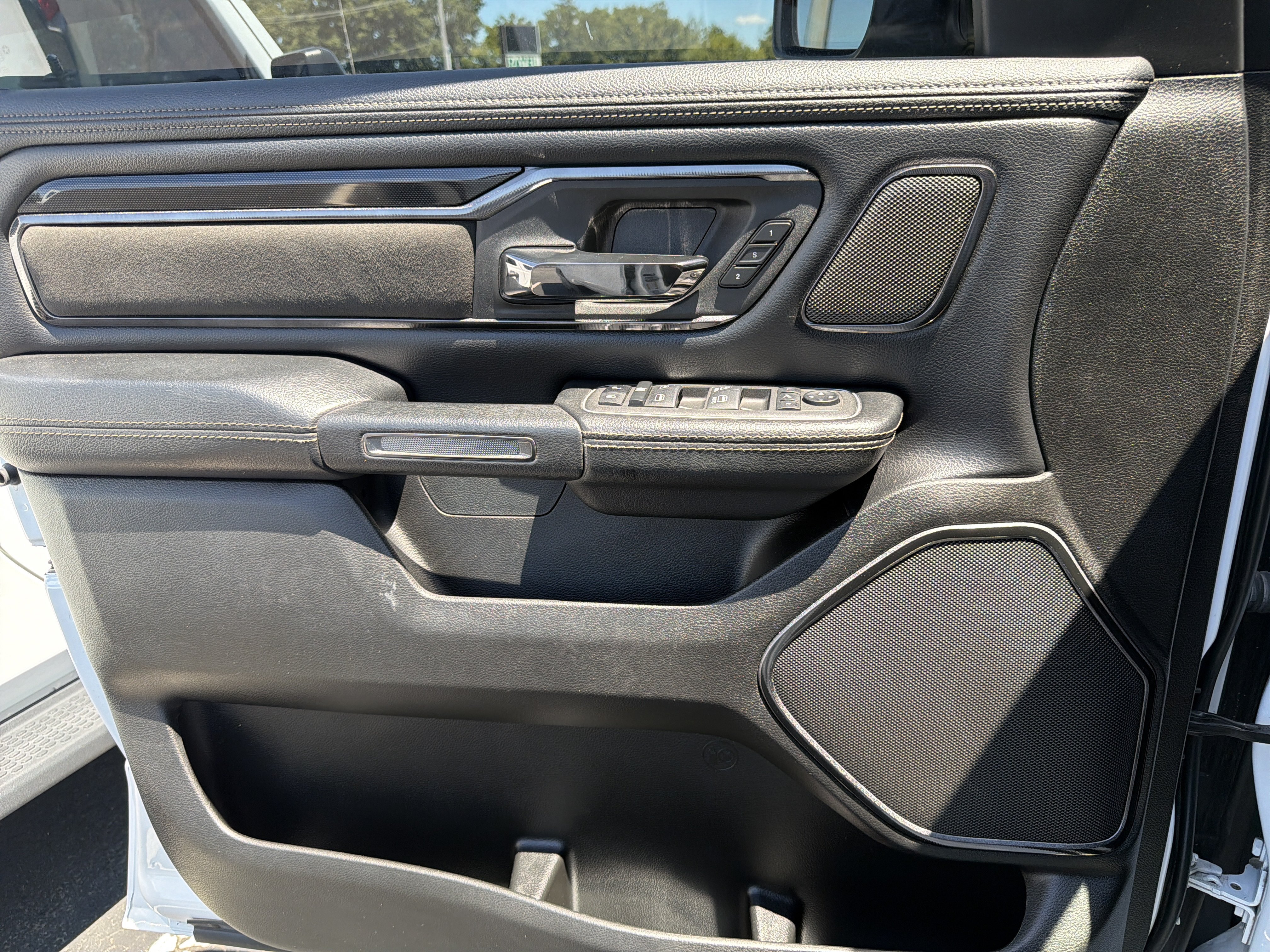 Certified 2022 RAM 1500 Laramie AWD/4WD image 36
