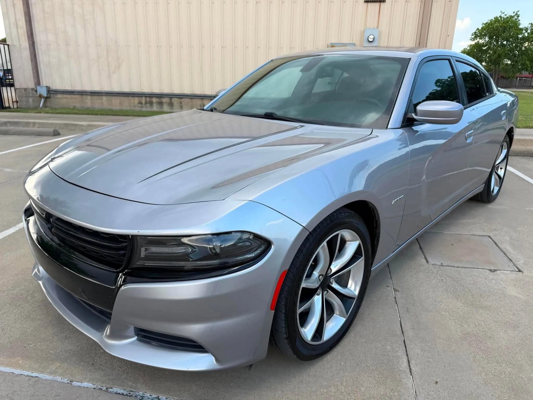 Used 2016 Dodge Charger R/T RWD image 2