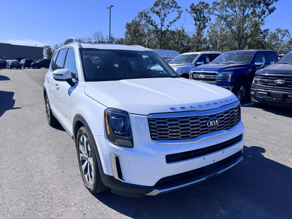Used 2020 Kia Telluride S w/ S 8 Passenger Seating Package AWD/4WD image 3