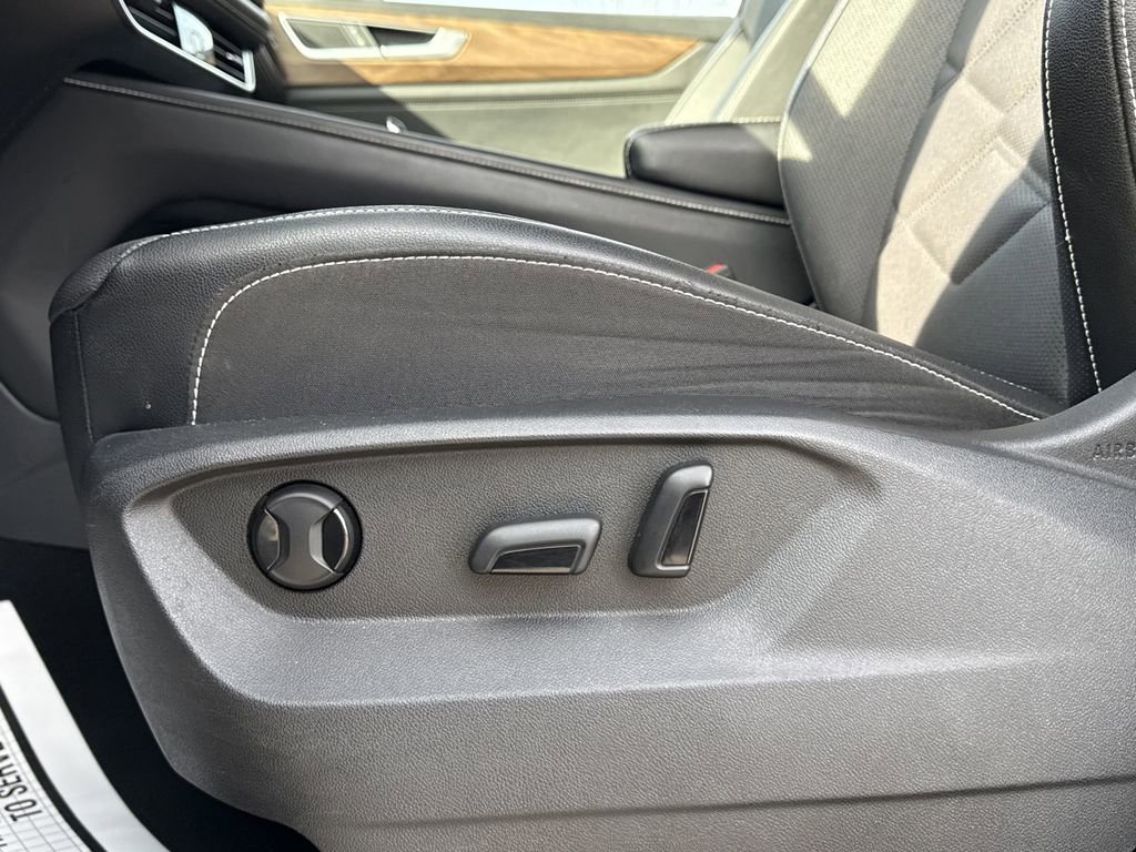 Used 2024 Volkswagen Atlas SE image 32