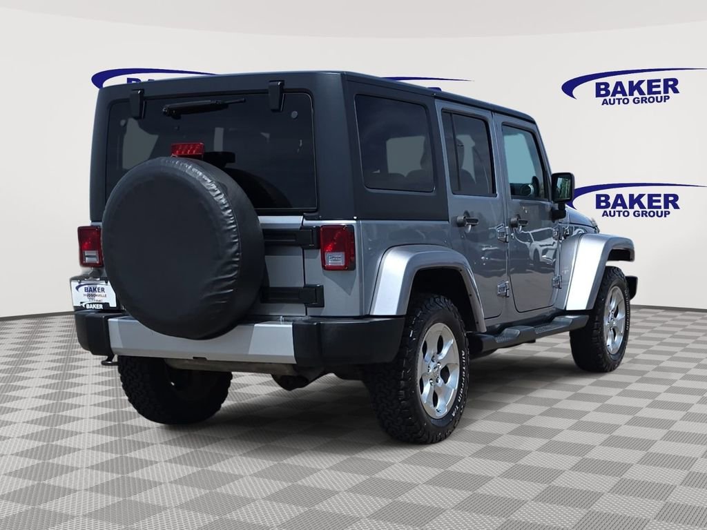 Used 2013 Jeep Wrangler Unlimited Sahara w/ Dual Top Group AWD/4WD image 5