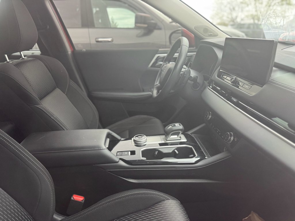 Used 2025 Mitsubishi Outlander ES image 9