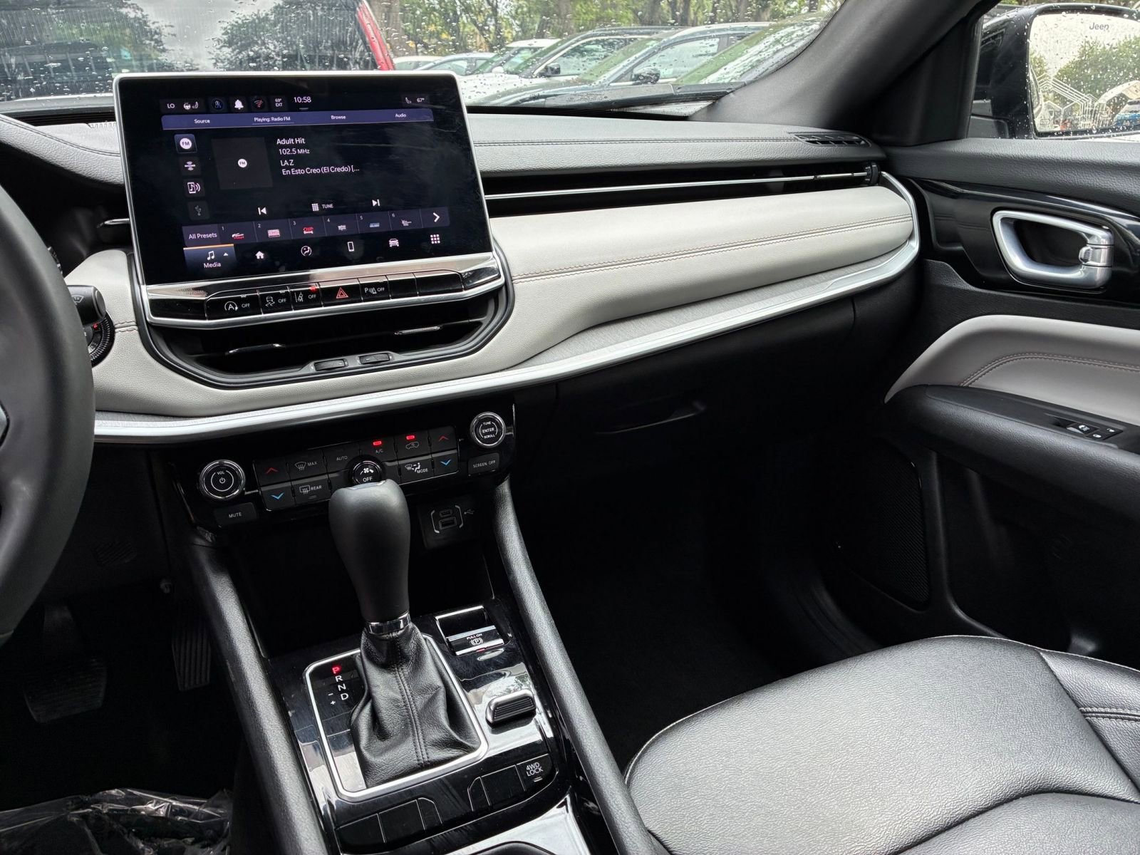 Used 2025 Jeep Compass Limited image 35