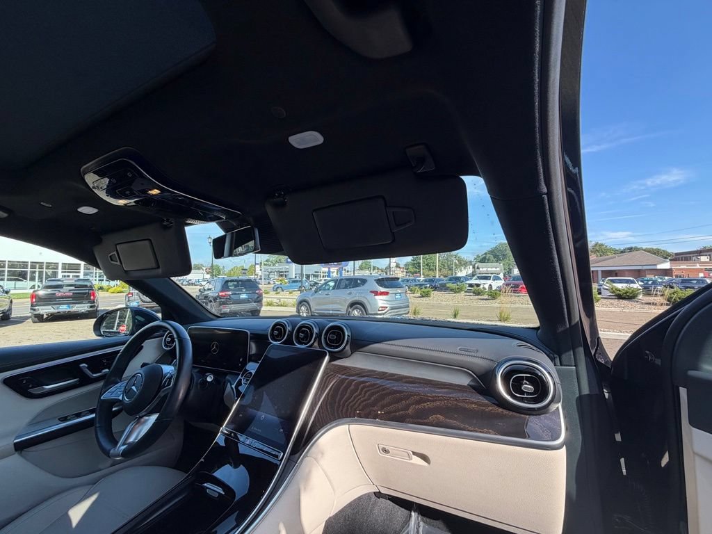 Used 2023 Mercedes-Benz GLC 300 4MATIC image 9
