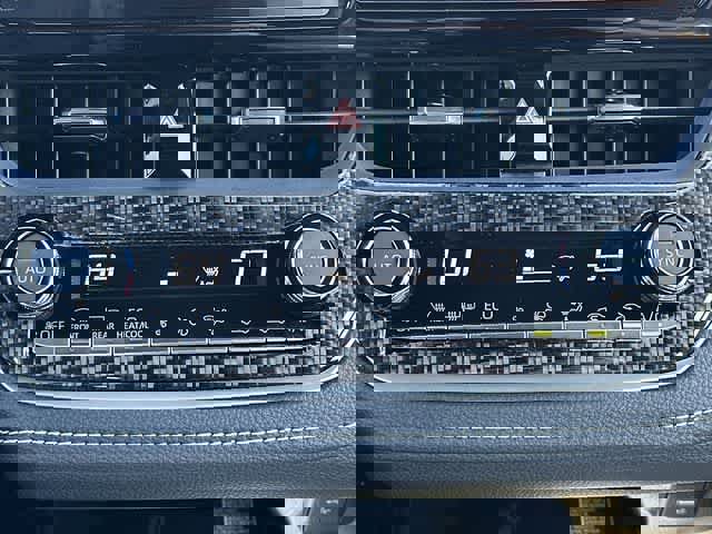 Used 2025 Toyota Corolla XSE image 14