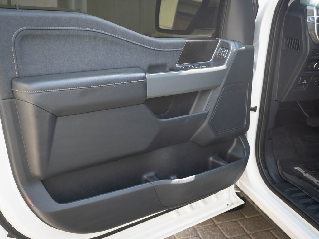 Used 2022 Ford F150 Lariat w/ Trailer Tow Package image 17