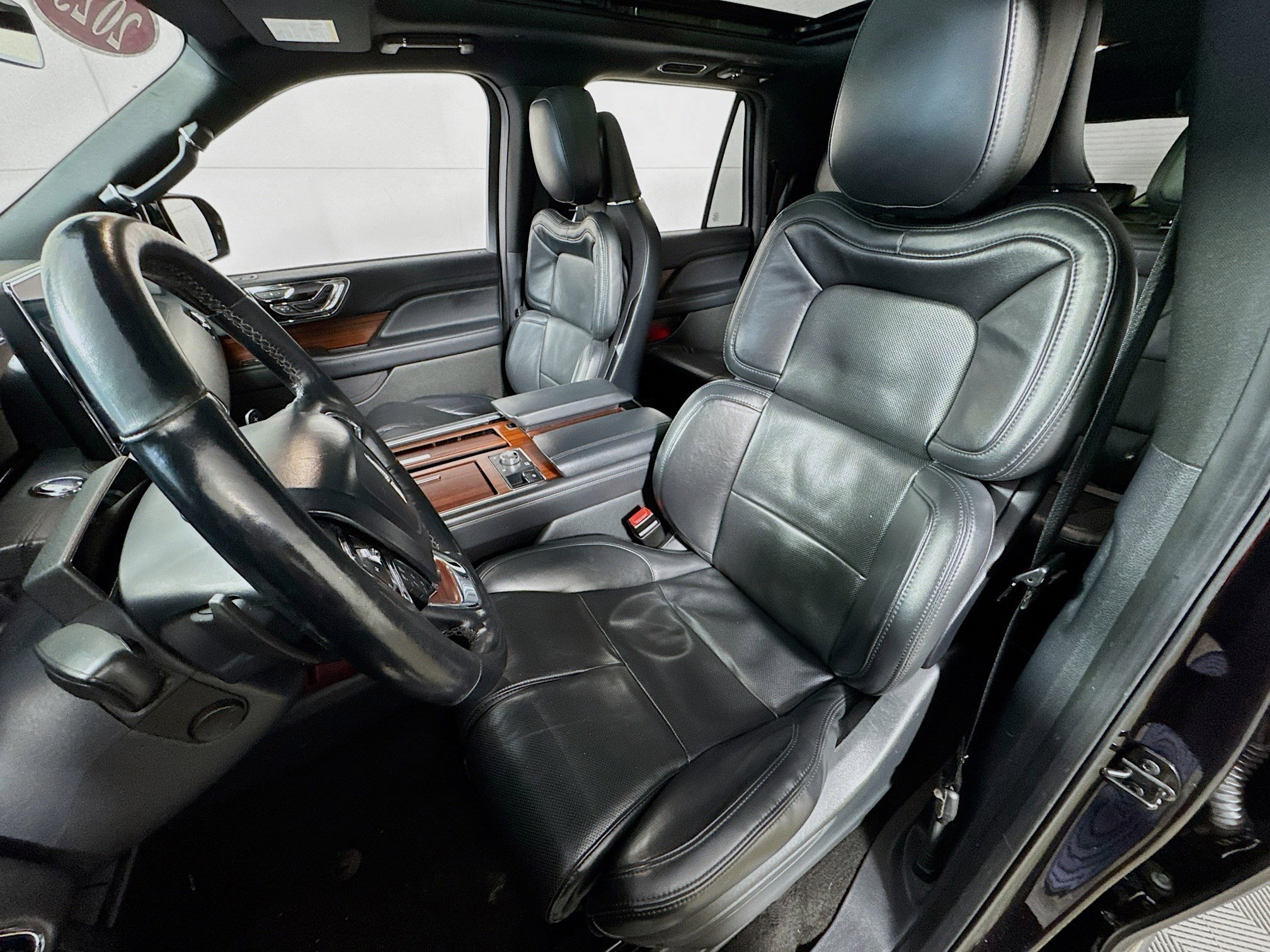 Used 2023 Lincoln Navigator L Reserve AWD/4WD image 17