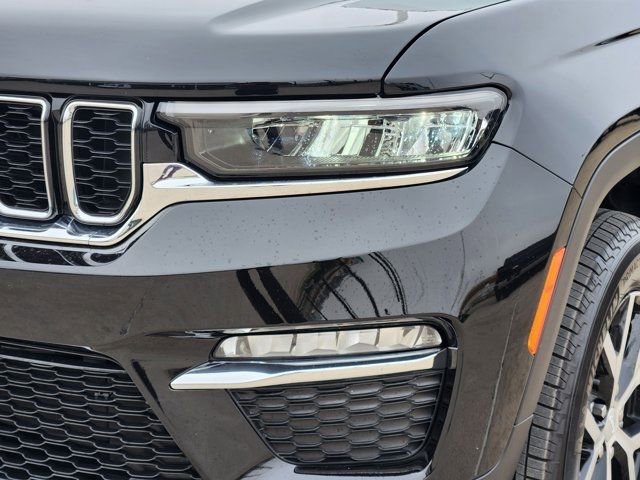 Used 2025 Jeep Grand Cherokee Limited image 16