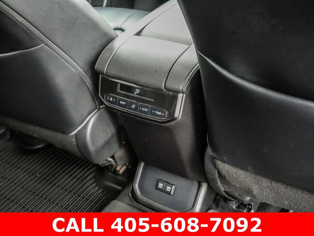 Used 2021 Toyota Highlander XLE AWD/4WD image 22
