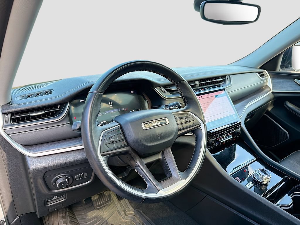 Used 2022 Jeep Grand Cherokee L Limited AWD/4WD image 9