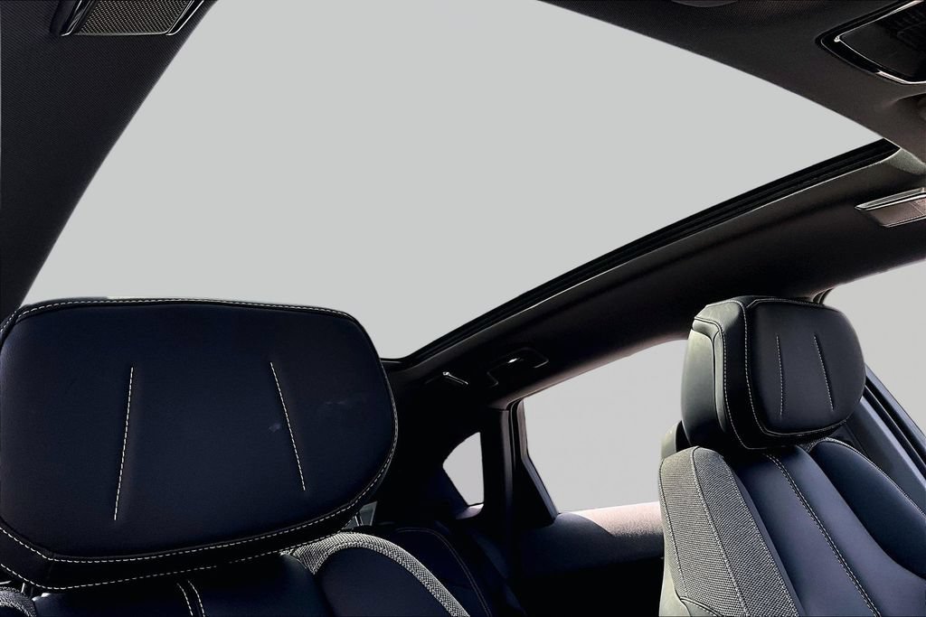 Certified 2025 Cadillac Optiq Sport 1 AWD/4WD image 17