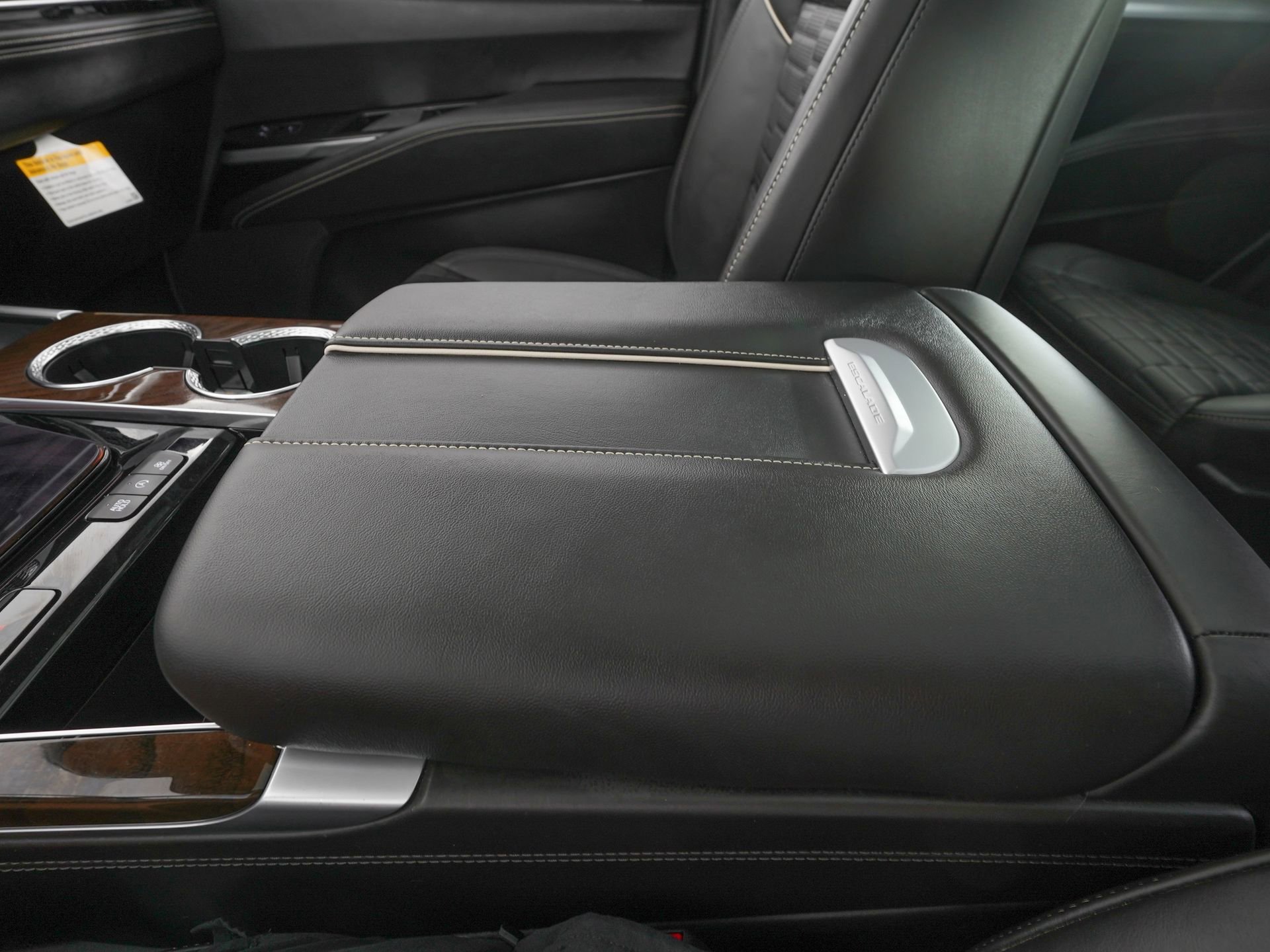 Used 2025 Cadillac Escalade Sport Platinum w/ LPO, ONYX Package AWD/4WD image 33