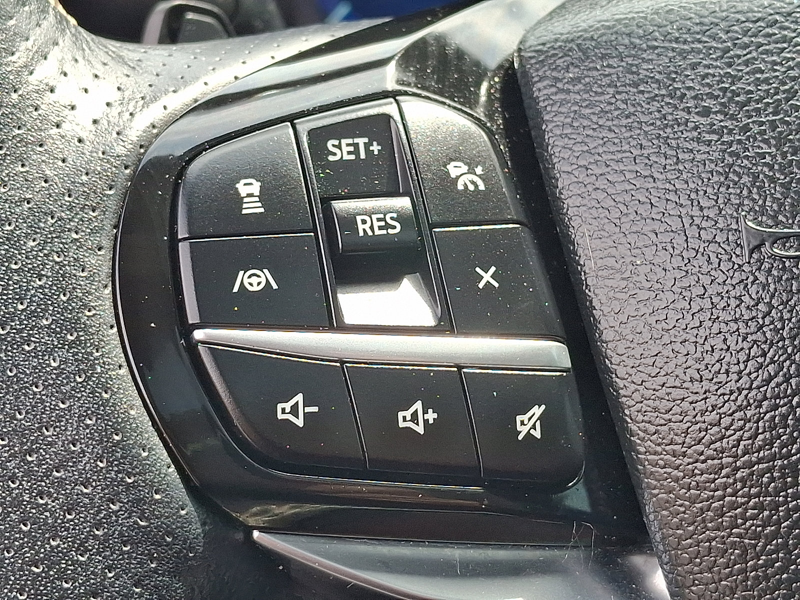 Used 2023 Ford Explorer ST w/ Equipment Group 401A AWD/4WD image 23