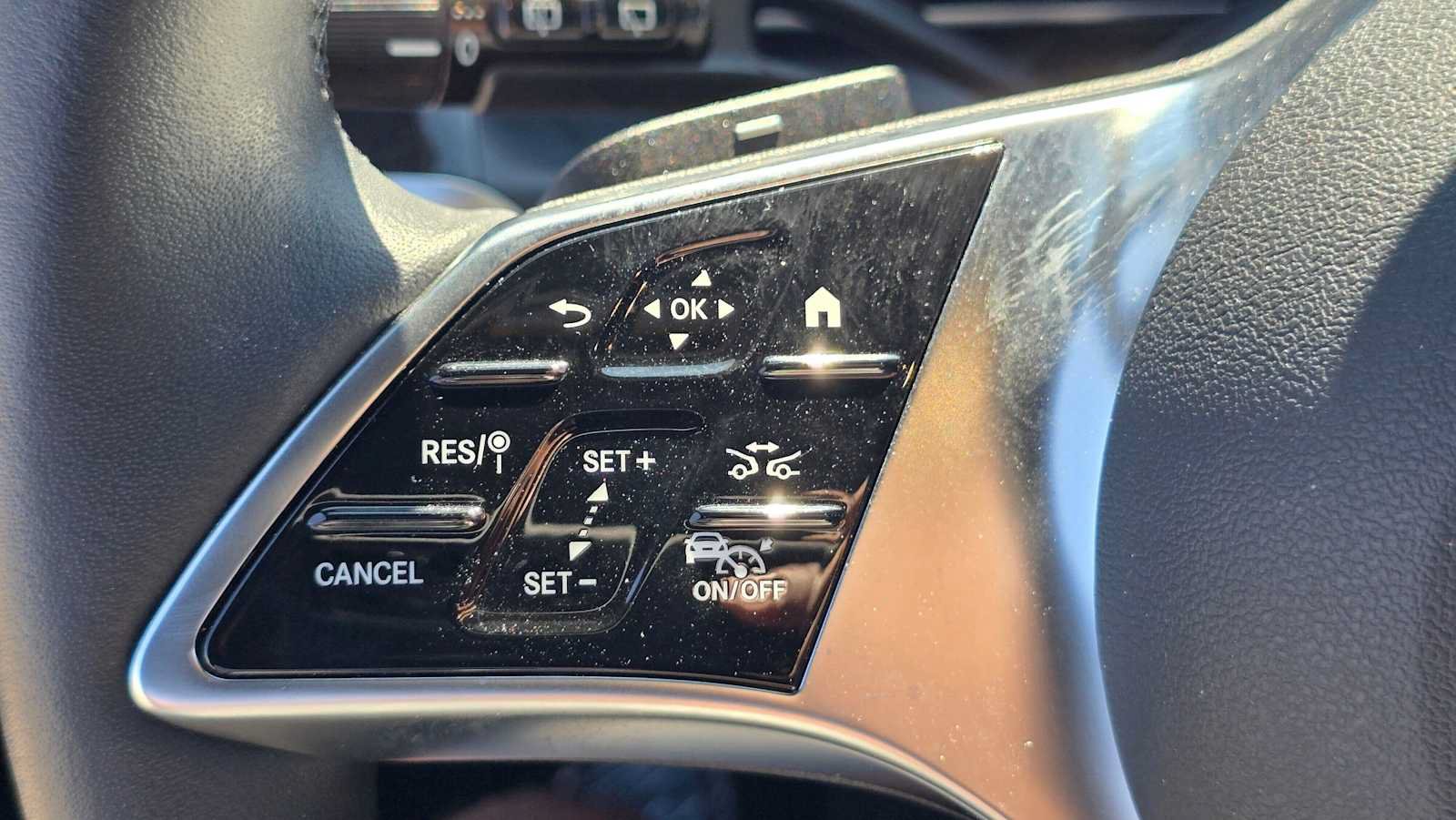 Used 2025 Mercedes-Benz GLC 300 4MATIC image 33
