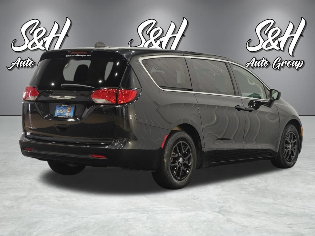 Used 2023 Chrysler Voyager LX FWD image 17