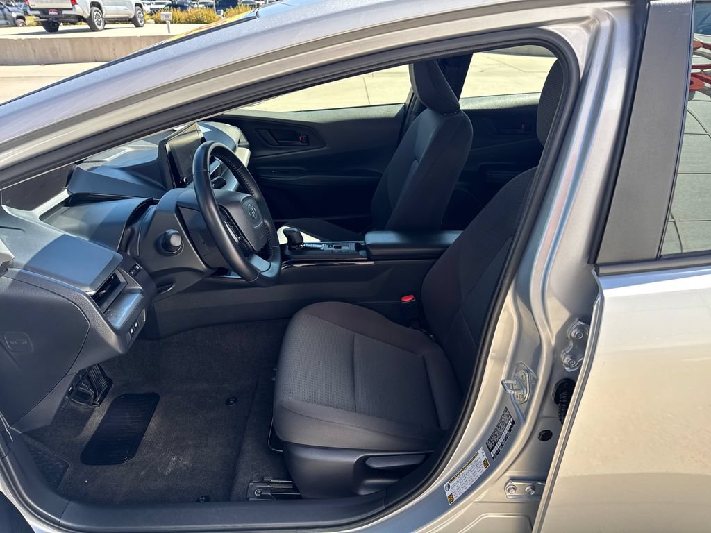 Certified 2025 Toyota Prius LE FWD image 10