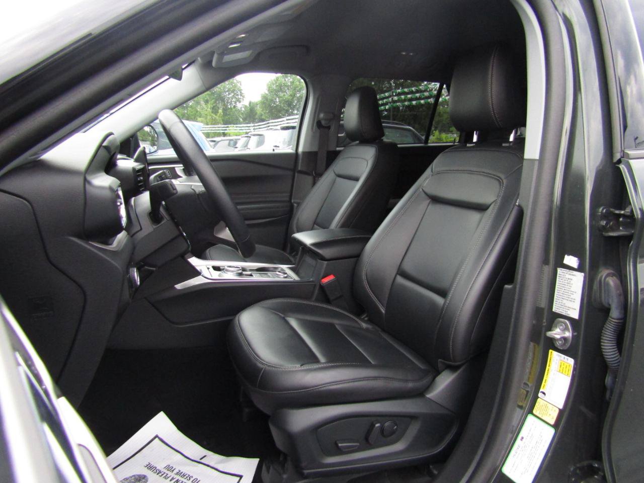 Used 2023 Ford Explorer XLT w/ Equipment Group 202A AWD/4WD image 13
