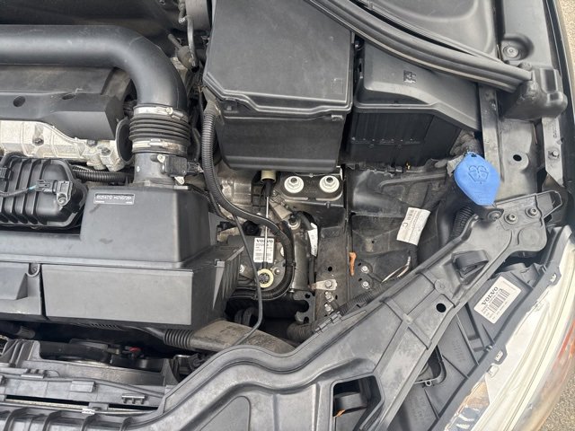 Used 2015 Volvo V60 T5 Cross Country image 29