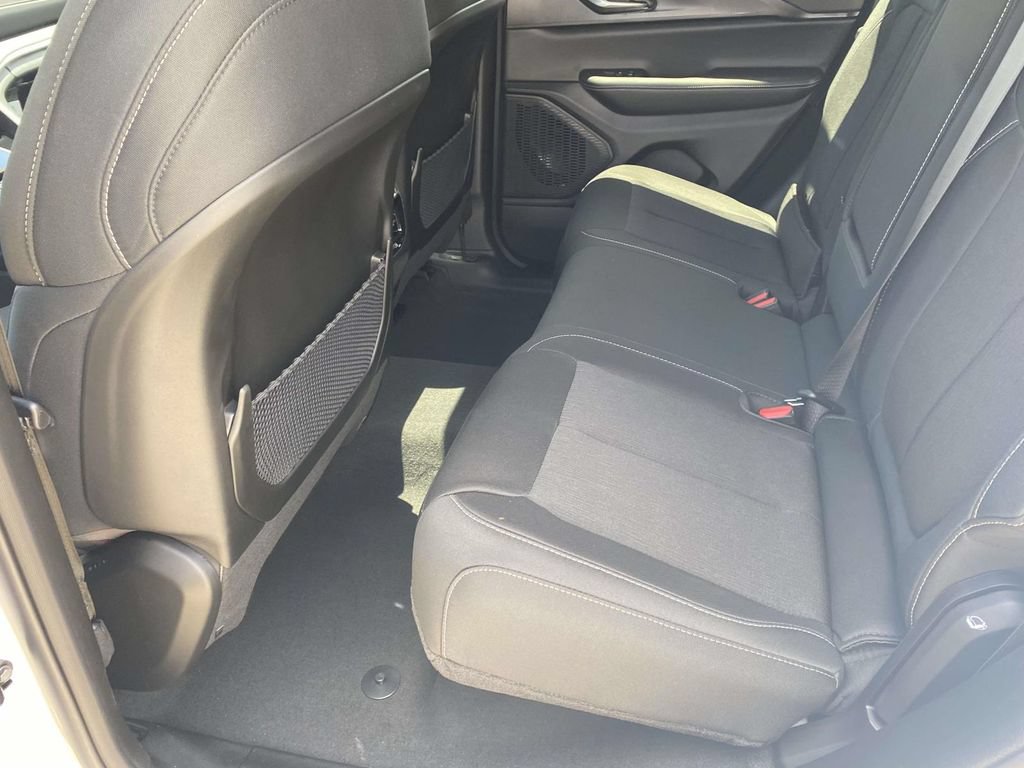 New 2026 Jeep Grand Cherokee Laredo X RWD image 9