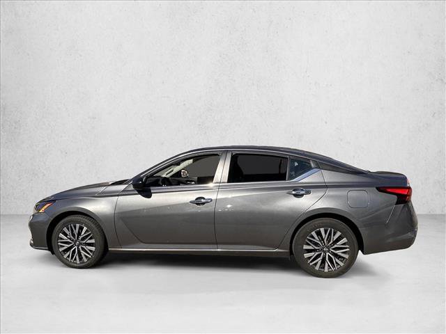Used 2024 Nissan Altima 2.5 SV image 9