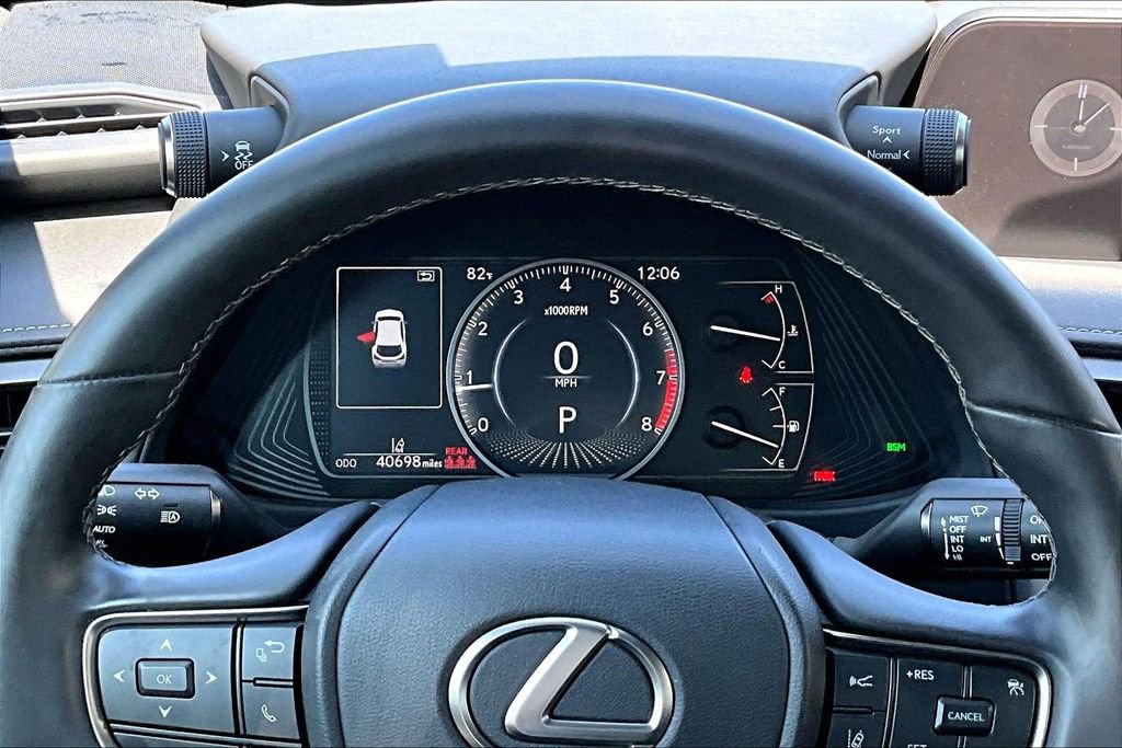 Used 2022 Lexus UX 200 w/ Accessory Package (Z2) image 13