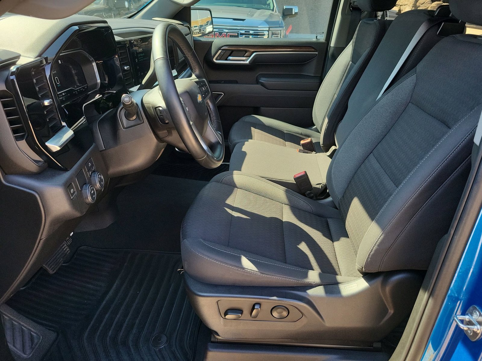 Used 2023 Chevrolet Silverado 1500 LT RWD image 18