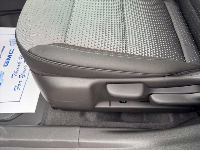 New 2026 Chevrolet Trax LT w/ Sunroof Package image 18