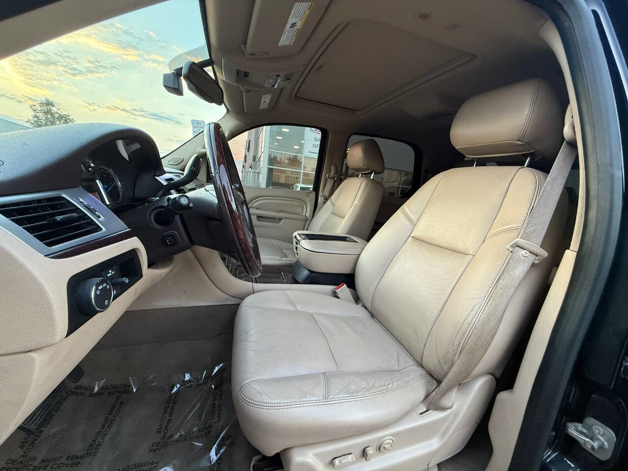 Used 2012 Cadillac Escalade Luxury image 19