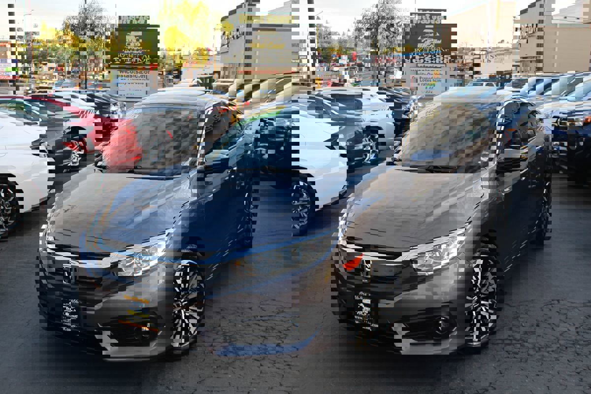 Used 2016 Honda Civic EX-T image 2