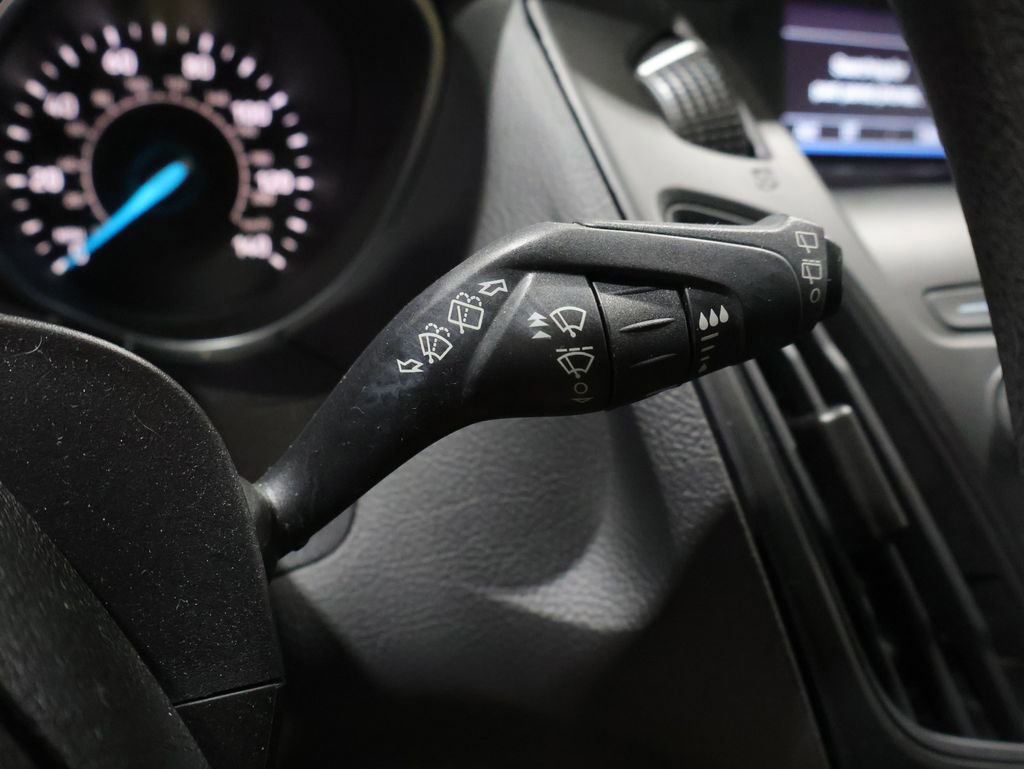 Used 2018 Ford Focus SE image 35