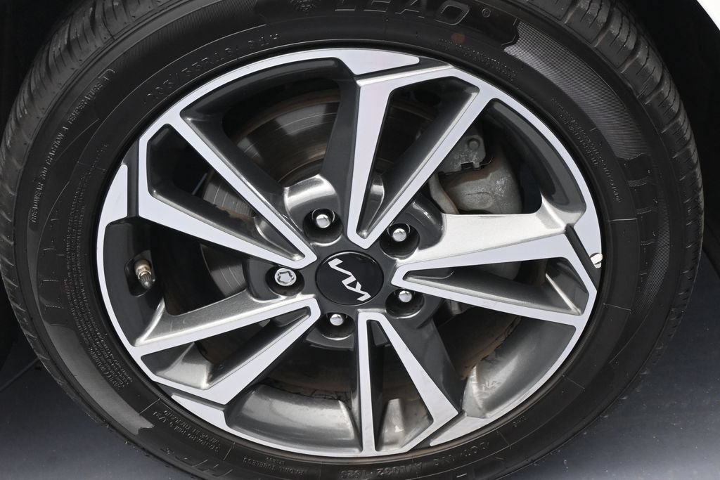 Used 2023 Kia Forte LXS FWD image 39