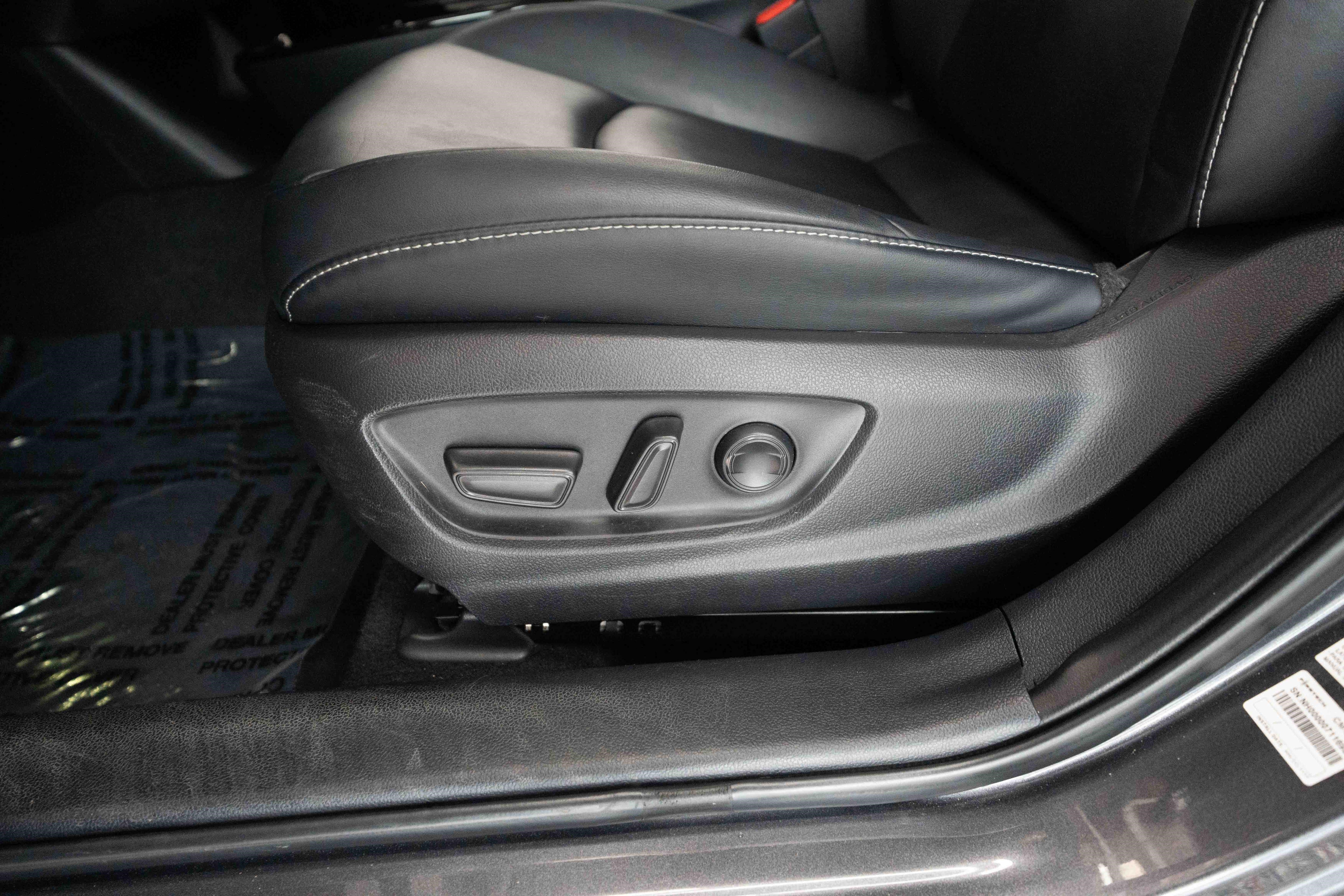 Used 2020 Toyota Prius Prime XLE FWD image 12