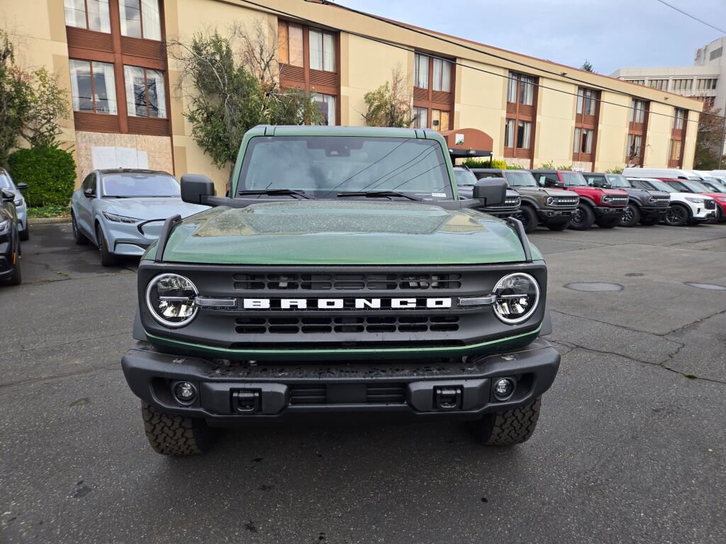 New 2025 Ford Bronco Big Bend w/ Black Diamond Package AWD/4WD image 2