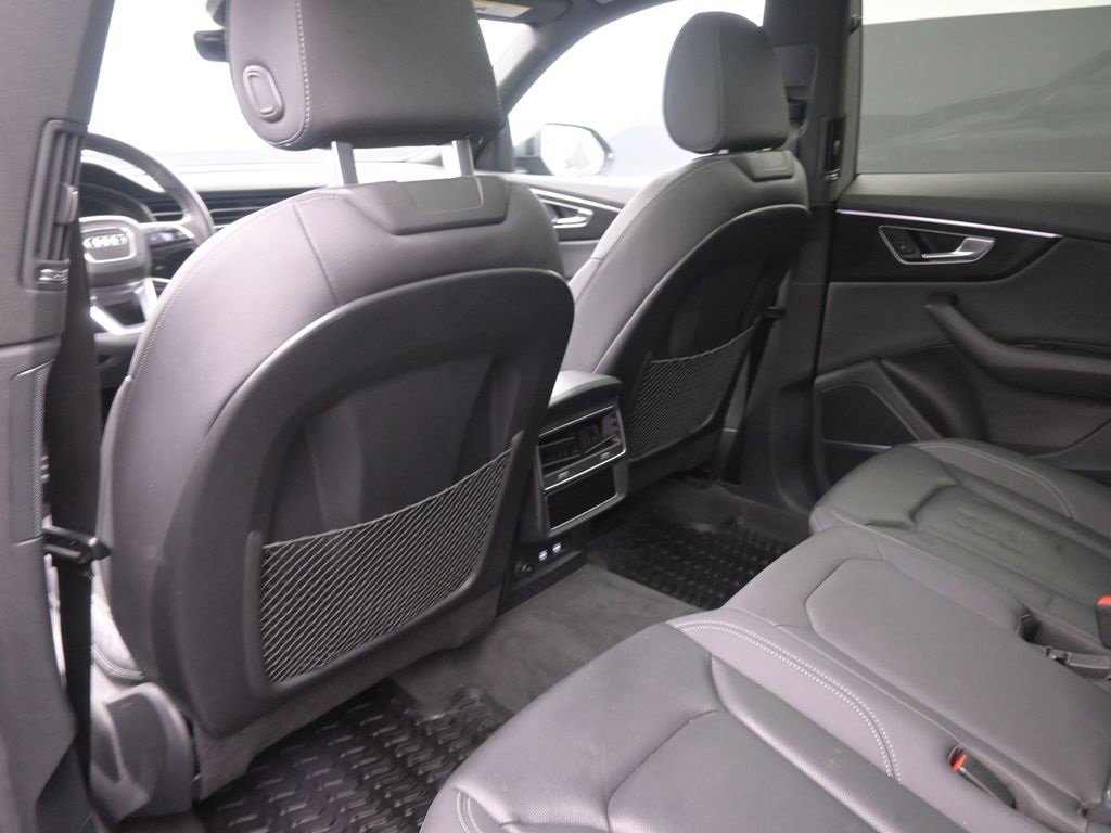 Used 2019 Audi Q8 Premium Plus w/ Premium Plus image 14