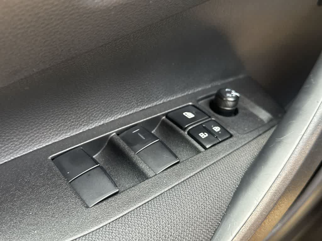 Used 2025 Toyota Corolla LE FWD image 17